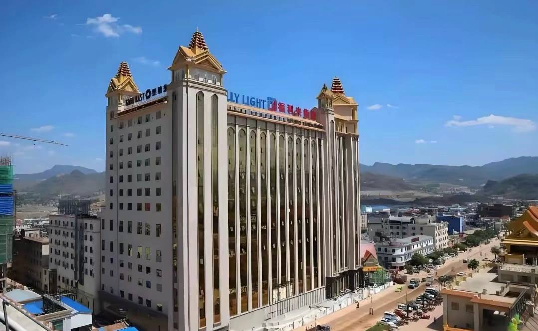 果博福布斯 - 霜羽竞技场